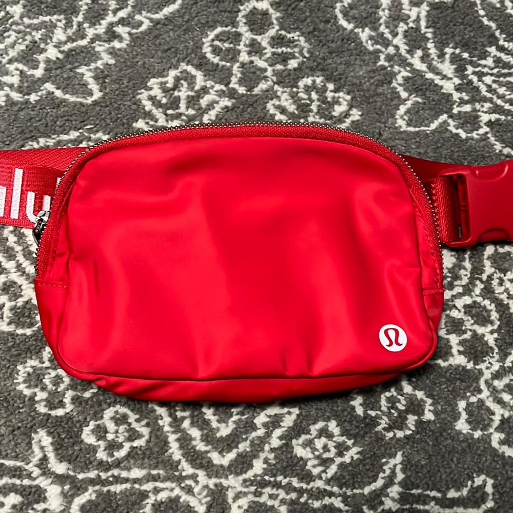 lululemon red belt bag